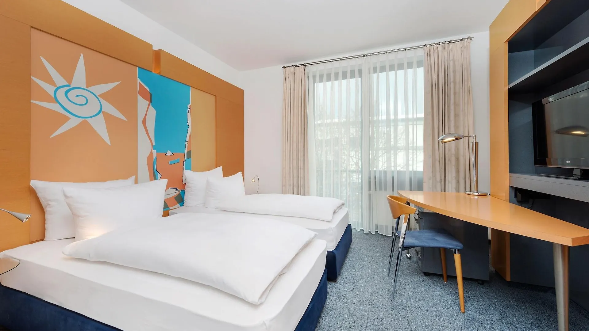 Hotel Four Ratingen Dusseldorf Airport 4*,  Germania