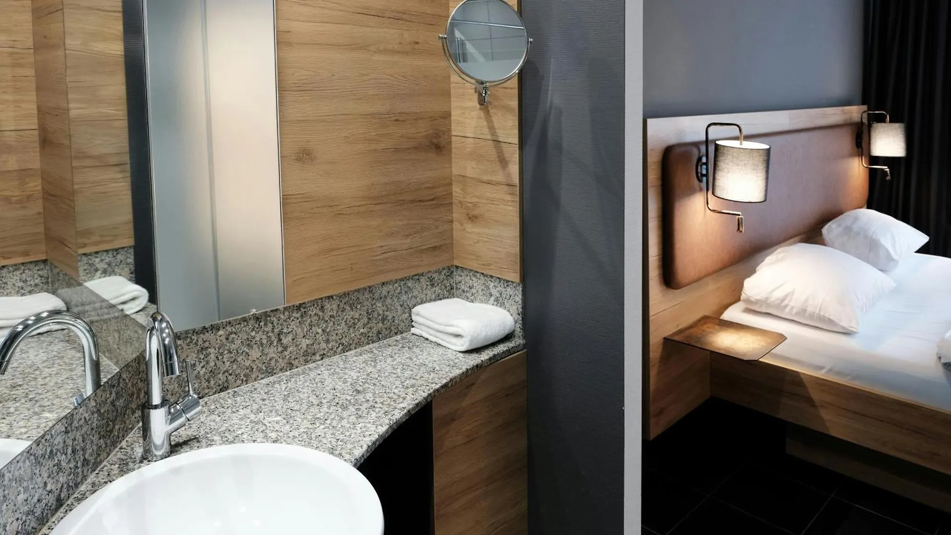 Hotel Four Ratingen Dusseldorf Airport 4*,  Germania